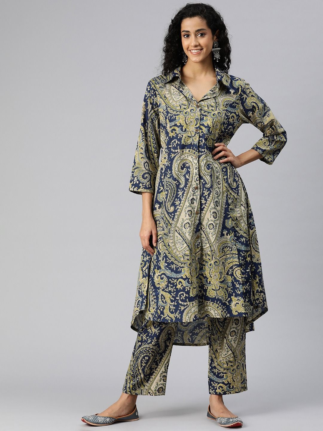 Green Solid Color A-Line Style V-Neck Neckline Cotton Kurta