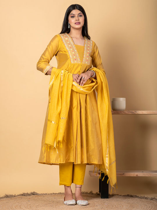 readiprintfashions/images/2004243/4.jpg